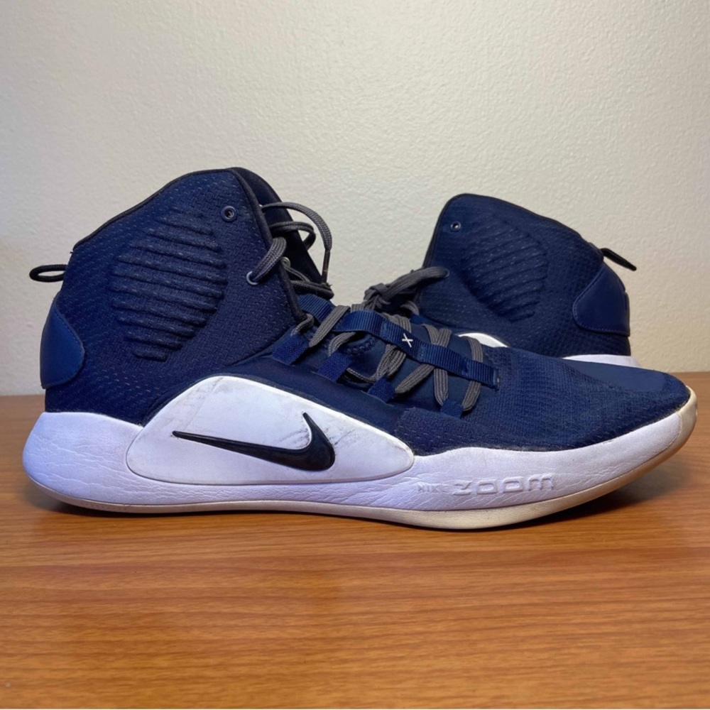 Nike Hyperdunk - image 1